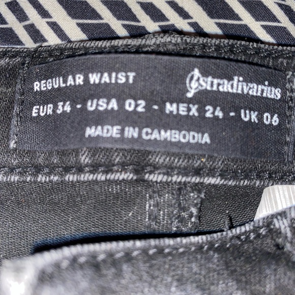 STRADIVARIUS PREMIUM DENIM Regular Waist Skinny Fit Black Denim Women’s Jeans - Picture 5 of 5